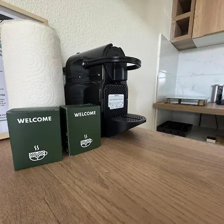 Les Pieds Dans L'eau - Acces