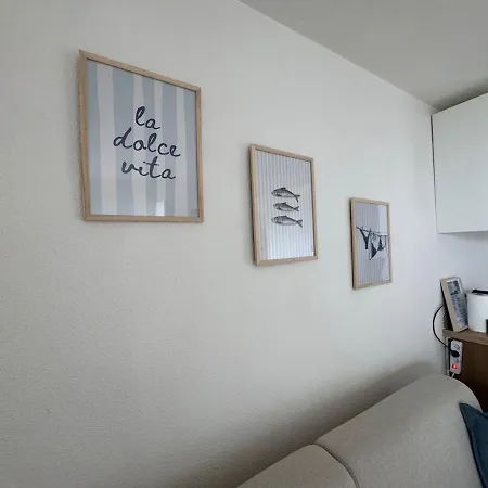 Les Pieds Dans L'eau - Acces * 카네트